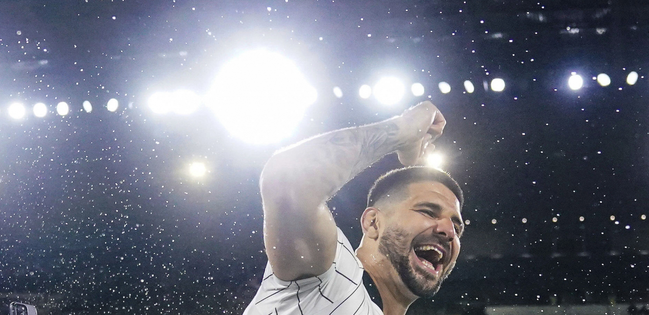 DIVNE VESTI Mitrović i njegova izabranica čekaju treće dete (FOTO)