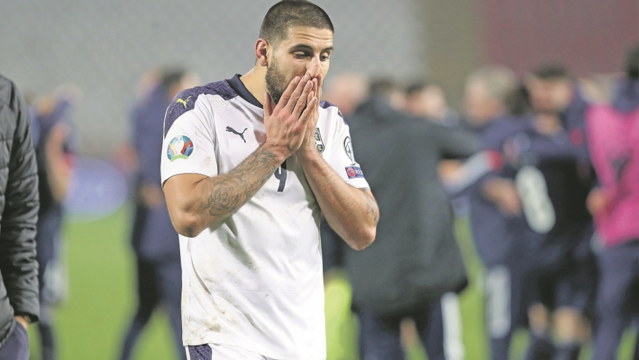 SRBIN NAPUŠTA FULAM, IGRAĆE LIGU ŠAMPIONA? Mitroviću stigla zanimljiva ponuda, pregovori već počeli