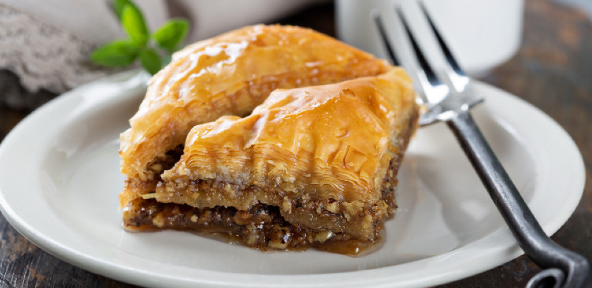 Prste da poližeš: Baklava sa orasima i suvim grožđem