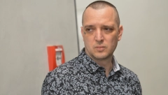 NOVA MISTERIJA POSLE SEDAM GODINA Na nasipu motociklista jurio drugu ženu sa detetom da je ubije na dan Jeleninog ubistva?