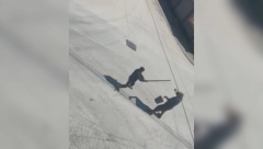 ČAČANIN TUKAO KOMŠIJU LETVOM ZBOG DUGA OD 500 DINARA Svedok nasilja otkrio: Da nije tužno, bilo bi smešno (VIDEO)