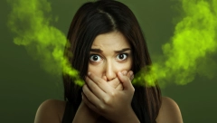 ZAŠTO IMAMO NEPRIJATAN ZADAH? Ne stidite se, ovo je razlog zbog kojeg vam se to dešava, a evo i kako da rešite ovaj užasan problem!