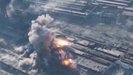 OPSADA AZOVSTALJA Brutalan ruski napad fosfornim bombama na poslednje ukrajinsko utočište u Marijupolju (VIDEO)