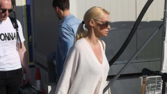 EKSKLUZIVNI ALO PAPARAZZO! Nataša Bekvalac doputovala u Srbiju, a evo i sa kim je (FOTO)