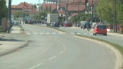 AUTO NALETEO NA DVE DEVOJČICE Nesreća se dogodila na pešačkom prelazu (VIDEO)
