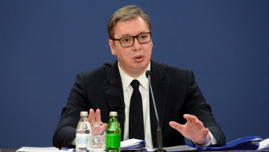 ODGOVOR NEMAČKOM POSLANIKU Nauči Juratoviću, Vučić je čovek dogovora koji uvek drži reč i nikome se ne dodvorava!