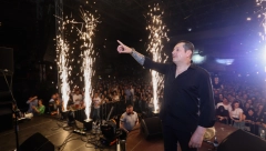 PRIPREMI KONCERTA PRISTUPIO JE OZBILJNO Pejović zakazao drugi koncert u Novom Sadu, pa smršao pet kilograma