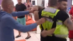 TUČA U ZADRUZI Mensur doživeo pomračenje kad su mu pomenuli devojku, pa skočio na Osmakčića, nezapamćeni haos