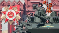PLJAS! PUTINOVA ŠAMARČINA ZAPADU Američki tenkovi na Crvenom trgu u Moskvi!