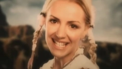 NESTALA JE SA SCENE PRE 15 GODINA Hitovima je pokorila estradu, a sada je snimljena u kući Zorice Brunclik i niko je bi prepoznao (FOTO)