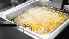 ZNATE LI GDE TREBA DA BACITE KUHINJSKO ULJE NAKON PRŽENJA? Nikako nemojte u sudoperu!