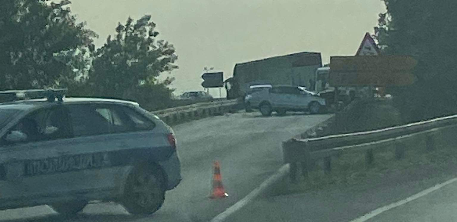 NEDELJU OBELEŽILE STRAVIČNE NESREĆE NA PUTEVIMA SRBIJE Za tri sata četvoro mrtvih, među njima i dete (3)