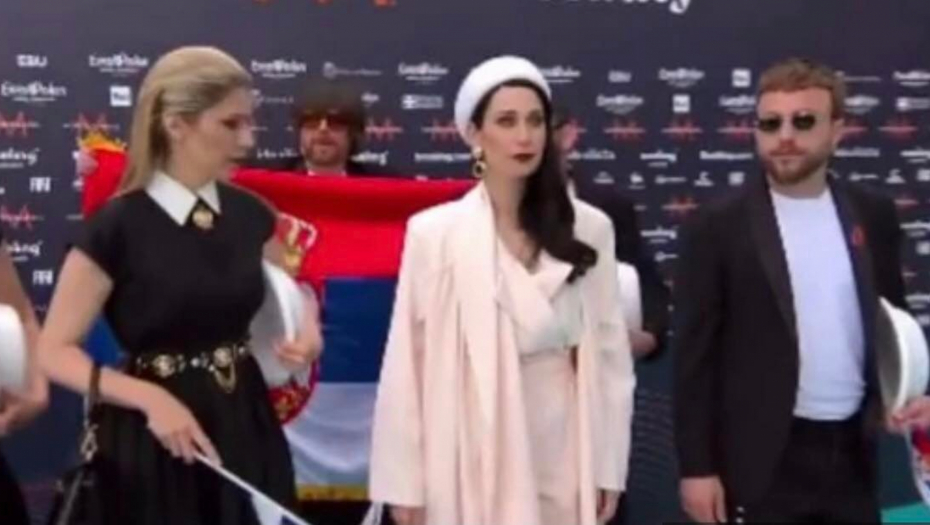 PITALI JE ZAŠTO PEVA NA SRPSKOM? Konstrakta jedina u polufinalu nema pesmu na engleskom, evo šta je odgovorila na otvaranju Evrovizije (VIDEO)