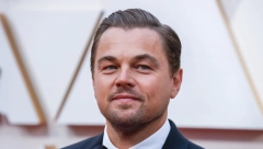LEONARDO DI KAPRIO PREKRŠIO SVOJE PRAVILO Uhvaćen u prisnom zagrljaju sa 33-godišnjom manekenkom