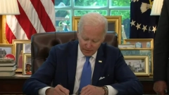 BELA KUĆA JE U POTPUNOM HAOSU, BAJDEN IZGLEDA IZGUBLJENO Britanski Telegraf rasturio američkog lidera