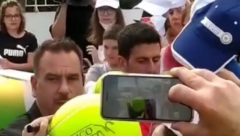 KAKVA JE ON FACA Gde god da se pojavi Novak nastaje ludnica (VIDEO)