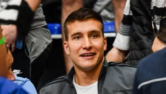 PODRŠKA KADA JE NAJBITNIJE Bogdan Bogdanović bodri voljeni klub protiv Budućnosti (FOTO)