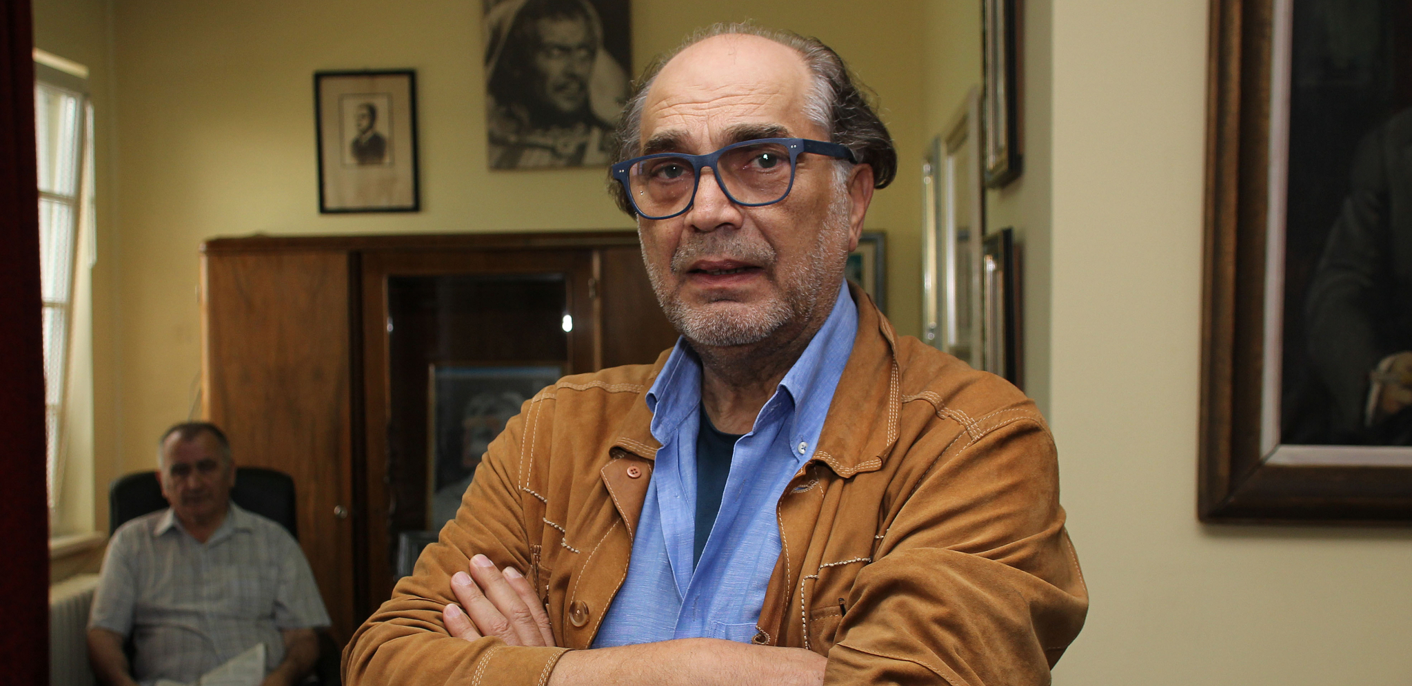 VOJA BRAJOVIĆ UŽIVA NA PRIMORJU Legendarni glumac uhvaćen u društvu ove koleginice, a evo i ko im je pravio društvo