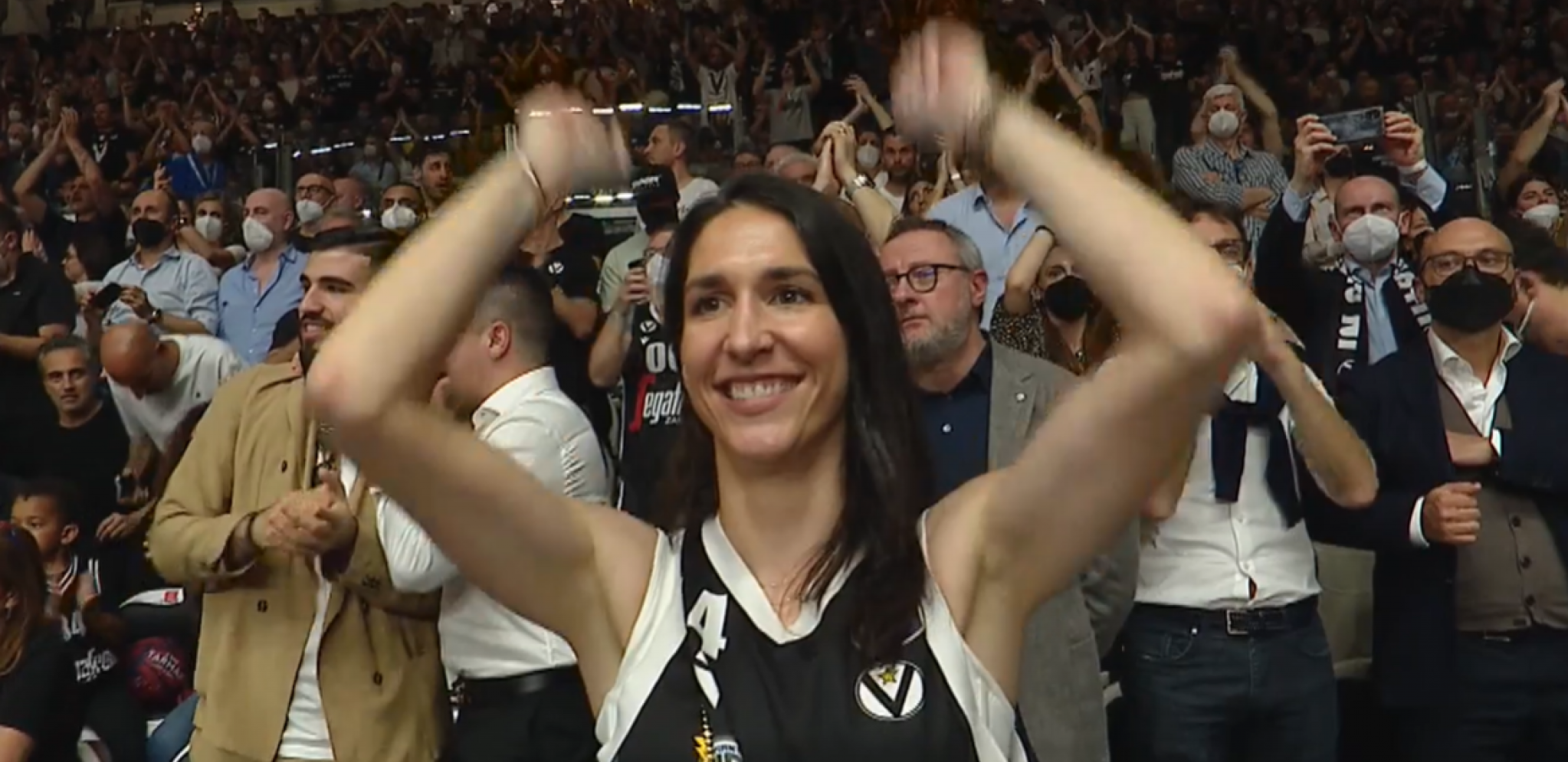 PROGOVORILA O BRAKU SA TEODOSIĆEM Jelisaveta otkrila kako izgleda njihov život u Bolonji, pa iznenadila sve