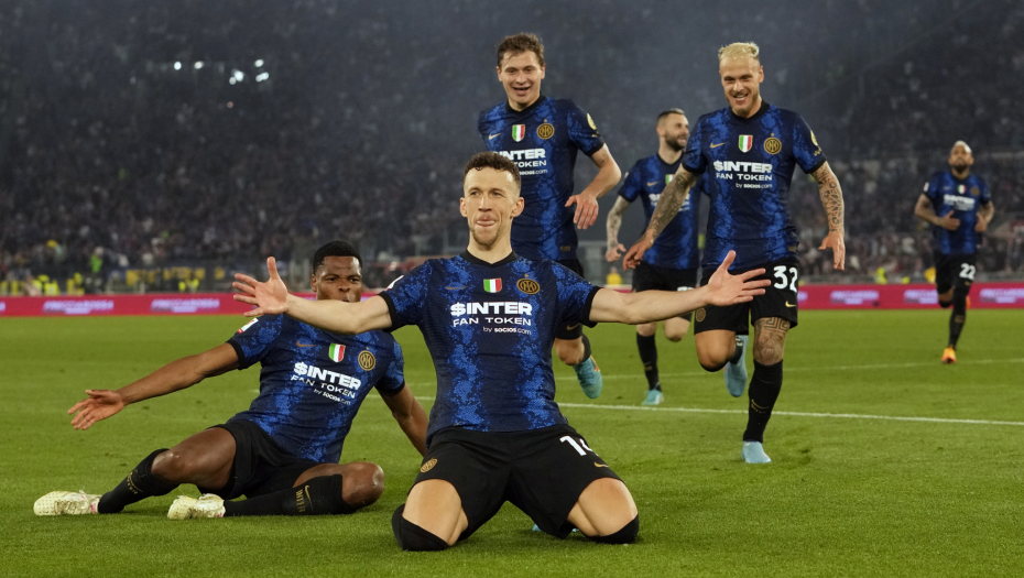 DUCI UZALUD POKUŠAO DA PROBUDI "STARU DAMU", ALI JE HRVAT NASTAVIO KOŠMAR Spektakl u Rimu, Vlahović vs Perišić 1:2 i trofej Kupa u Interovim rukama (VIDEO)