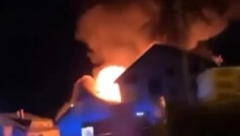 POŽAR U KOTEŽU Napio se i zapalio kuću (VIDEO)