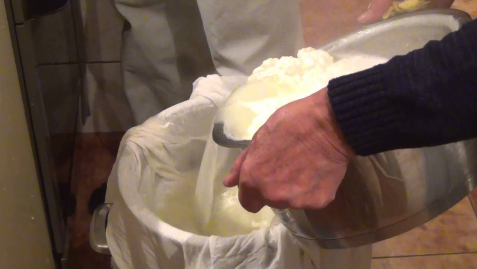 NAŠE BAKE SU OVIM LEČILE OBOLELU JETRU Svakodnevno uzimanje jedne namirnice pojačava metabolizam ćelija i čisti od masnoće