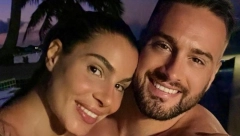 STRAST PRŠTALA NA SVE STRANE Mia Borisavljević i Bojan se ljubili pred punom plažom, a tek da vidite pevačicin providni bikini