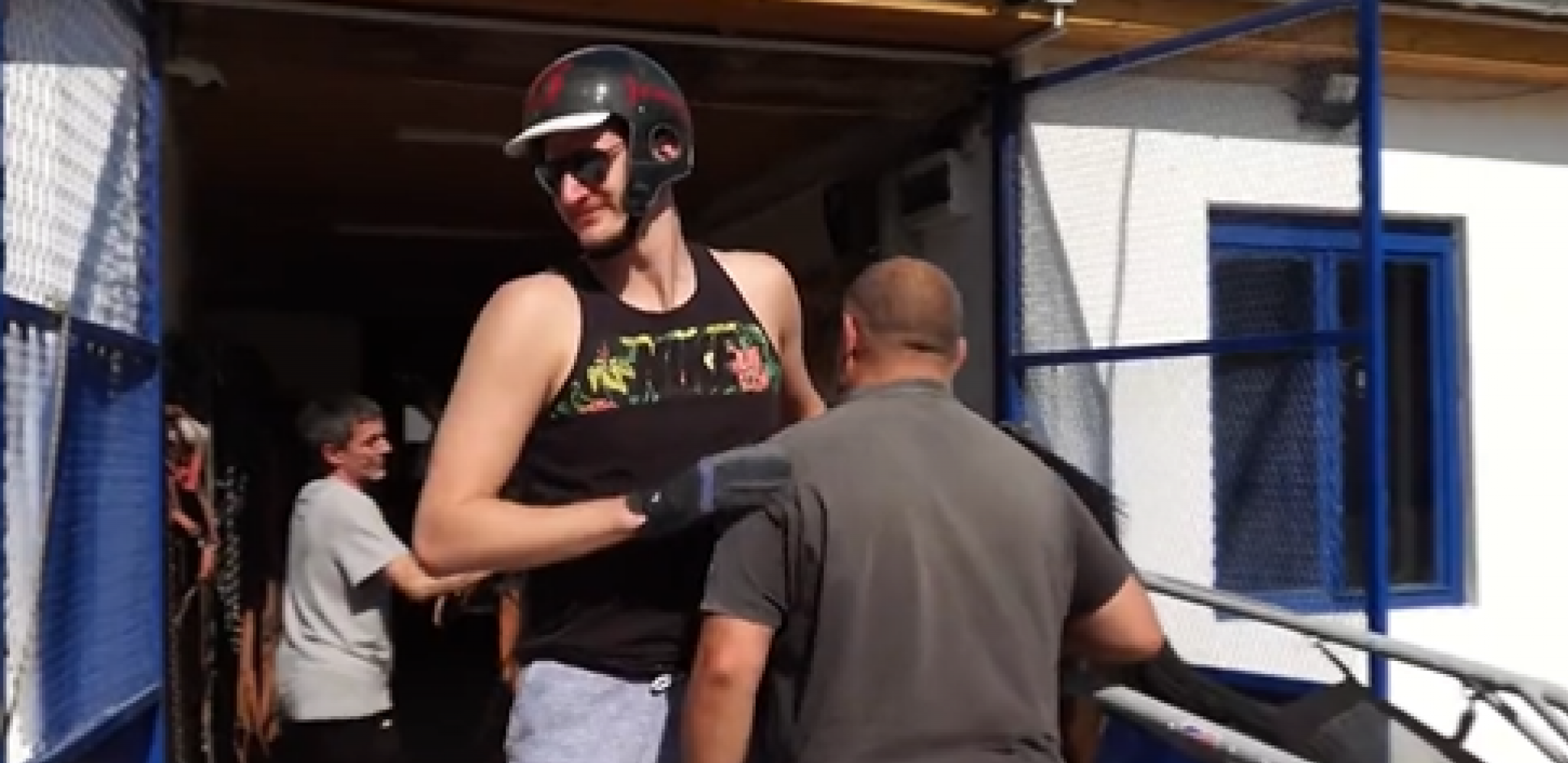 BRATE, PIJAN SAM Otkriveno šta se sve dešavalo u Jokićevoj štali kada su mu uručili MVP nagradu (VIDEO)