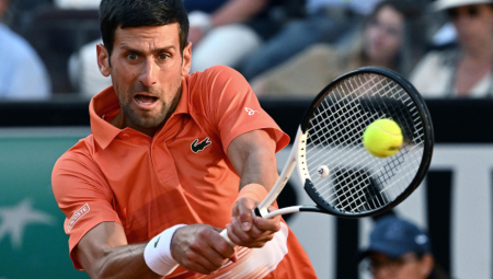 NAJVEĆI ĐOKOVIĆEV MRZITELJ PROMENIO PLOČU Svim silama je napadao Novaka, a sada ga hvali (FOTO)