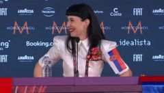 NIKAD VIĐENA FOTOGRAFIJA KONSTRAKTE IZ AVIONA Evo šta je umetnica radila na povratku sa Evrovizije!