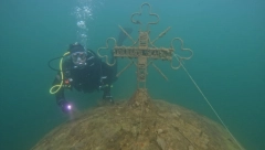 OVAKO IZGLEDA POTOPLJENA GRAČANICA Hrabri sportisti odlučili se na nesvakidašnji zaron, ostali zatečeni prizorima srpske svetinje pod vodom (FOTO)(VIDEO)