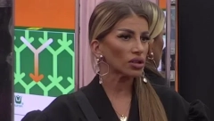 DALILA U ZAGRLJAJU POZNATOG PEVAČA Isplivala intimna fotka rijaliti učesnice i muzičke zvezde (FOTO)