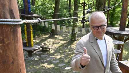 PORODICA SAVIĆ PONOVO IMA KROV NA GLAVOM Vesić: Nečije malo nekome znači mnogo