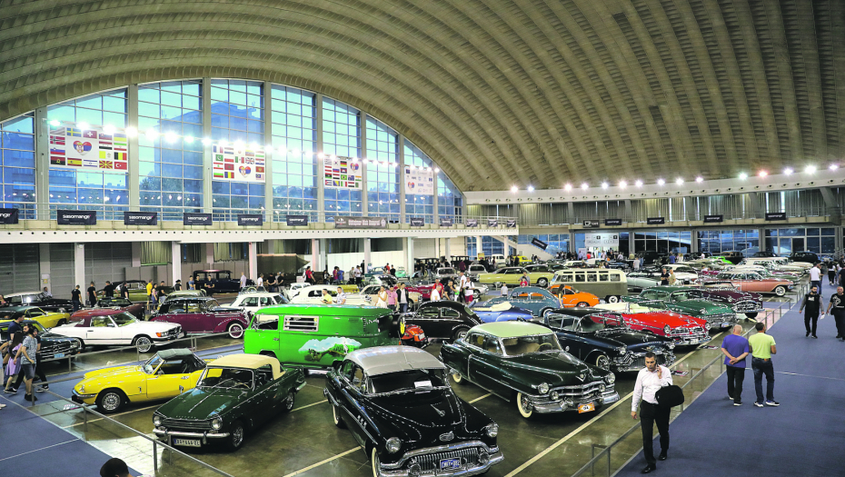 "MEČKE" IDU KAO ALVA Pomama za novim Golfom, a najskuplji automobil na Sajmu već prodat, evo ko ga je kupio