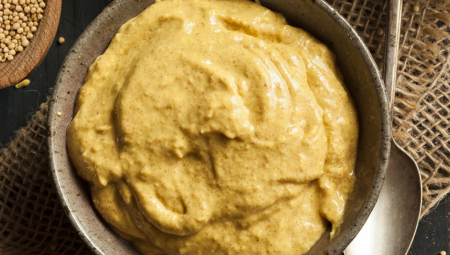 SENF MOŽETE NAPRAVITI I SAMI Uz par jednostavnih sastojaka biće prosto neodoljiv, savršen dodatak za sve Božićne delicije