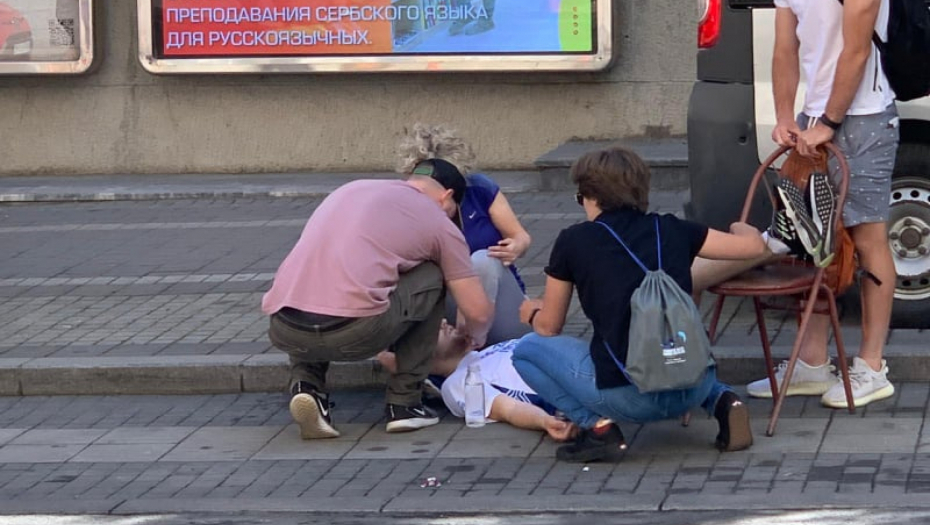 MARATONCU POTREBNA HITNA POMOĆ KOD RUSKOG DOMA! Učesnik 35. Beogradskog maratona kolabirao (VIDEO)