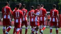 LEGENDARNI PLEJMEJKER SE PENZIONISAO Navijači ga se sećaju iz dresa Zvezde, a danas je zaplakao pred kamerama (VIDEO)