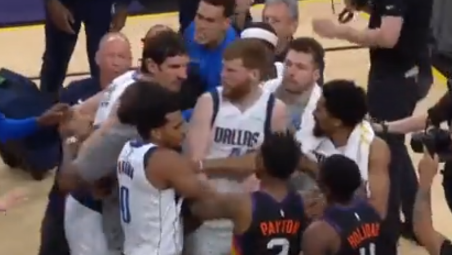 OPŠTI HAOS Marjanović nasrnuo na provokatora (VIDEO)