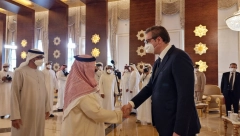 PREDSEDNIK SRBIJE U EMIRATIMA SA SVETSKIM LIDERIMA U Abu Dabi otputovali i Emanuel Makron, Boris Džonson i drugi državnici ...