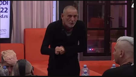 OVO JE ODVRATNO ZA GLEDATI! Brutalne reakcije javnosti nakon maženja Lepog Miće (63) i zadrugarke (19), snimak sve zabezeknuo (VIDEO)