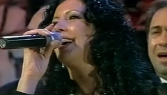 BILA JE ZVEZDA DEVEDESETIH Povukla se u jeku slave, a sada se bori protiv mračnih sila i demona (FOTO)