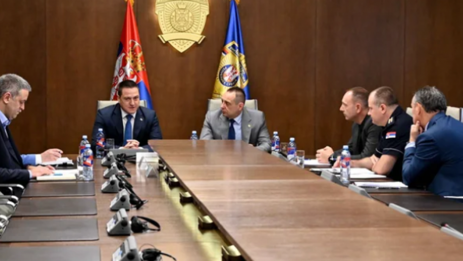 Sastanak Vulina i Ružića zbog dojava o bombama u školama (FOTO)