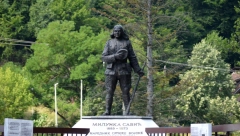 ZAŠTO JE MILUNKA SAVIĆ OŠIŠALA KOSU, POVILA GRUDI I KRENULA U RAT? Muž je napustio, sama odgajala 3 ćerke i 30 siročića