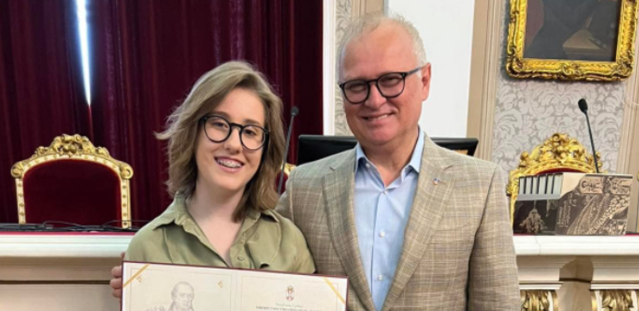 VESIĆ PONOSAN: Bratanica Nađa osvojila priznanje za uspehe na republičkim i međunarodnim takmičenjima