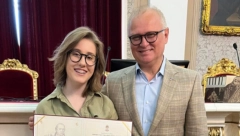 VESIĆ PONOSAN: Bratanica Nađa osvojila priznanje za uspehe na republičkim i međunarodnim takmičenjima