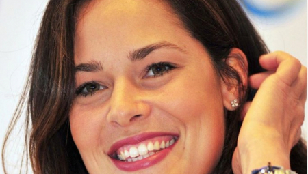 ANA IVANOVIĆ "ZAPALILA" INTERNET Srpkinja mami uzdahe muškog dela publike (FOTO)