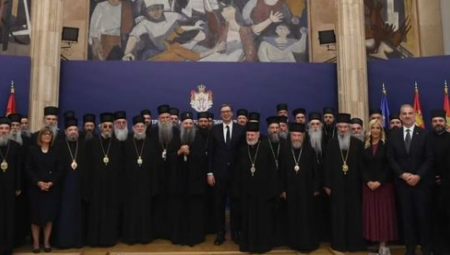 OGLASIO SE PREDSEDNIK POSLE SASTANKA SA PATRIJARHOM Vučić: "Naše je da sačuvamo život u Srbiji, da sačuvamo našu zemlju i naš narod"