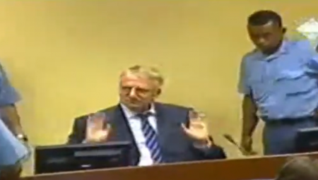 KAKO JE ŠEŠELJ SAM SEBE IZBACIO IZ SUDNICE? Lider radikala grmeo na sudije - Nemam više šta da vam kažem (VIDEO)