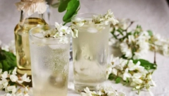 NE LOMITE GA, LEKOVIT JE ALI I OTROVAN Cvet bagrema odličan je kao čaj, ali je još lepši u palačinkama