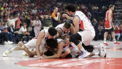 ATAMAN OTKRIO ZAŠTO JE MICIĆU DAO LOPTU Trener Efesa priznao: Nisam mu rekao da šutira